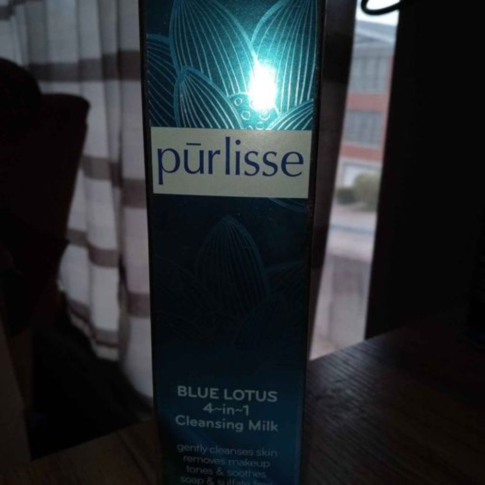 Purlisse Blue Lotus 4~in~1 Cleansing Milk